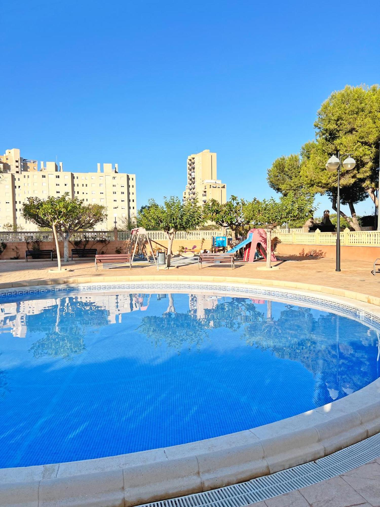 Coqueto Con Piscina, Nuevo A 50M Del Mar, Parking Gratis Apartman El Campello Kültér fotó